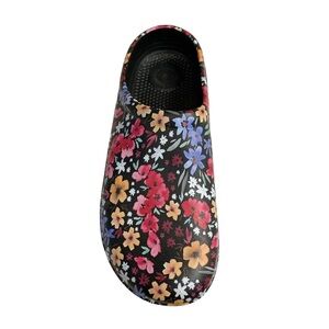 Women’s Slip Resistant Garden Clogs